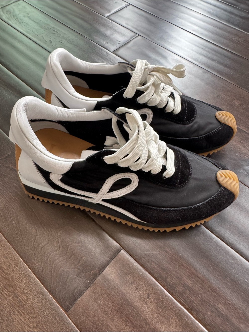 Loewe Black White Retro Runner Sneakers Made in Italy（37）